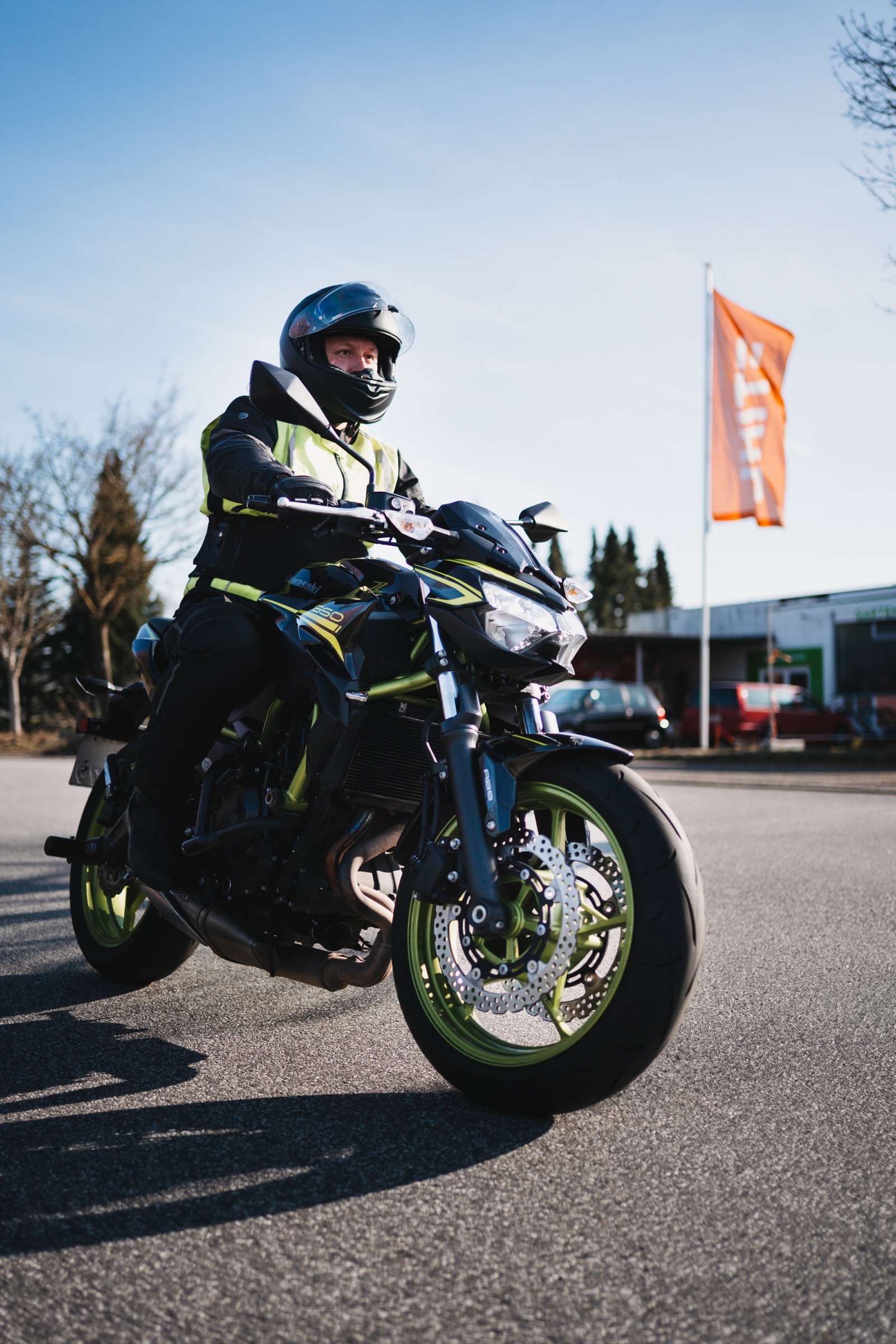 Motorradfahrer bei der Fahrschule Ratekau